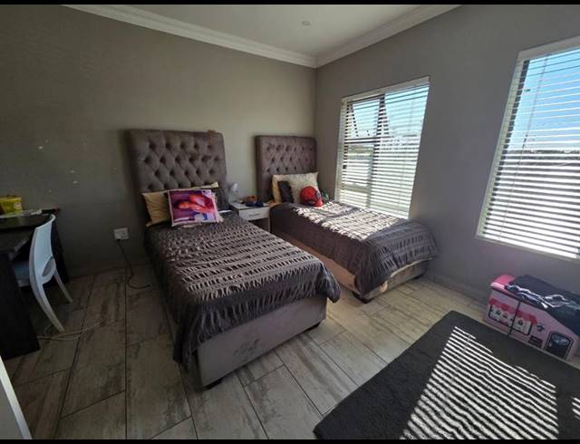 3 BEDROOM HOUSE FOR SALE IN MAGALIESKRUIN